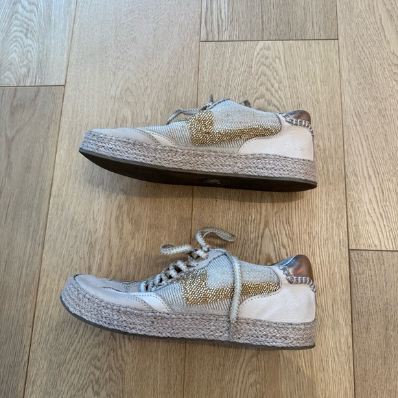 Dolce Vita Cream and Gold Women's Sneakers - Picture 4 of 5